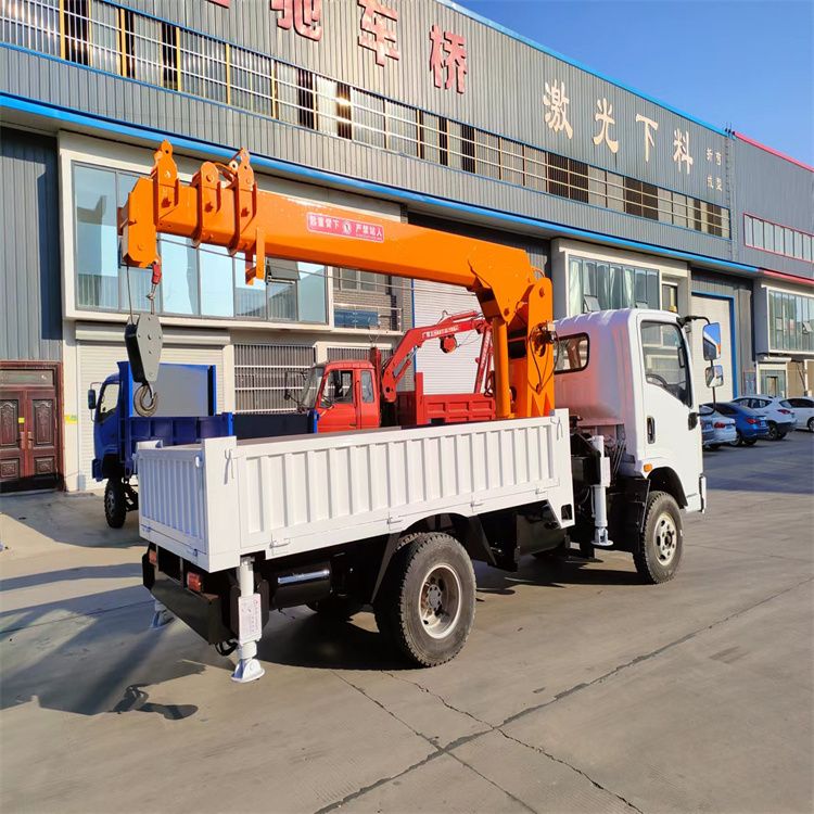 凤山区三轮随车吊定制 农用改装机自备吊中瑞长期出售